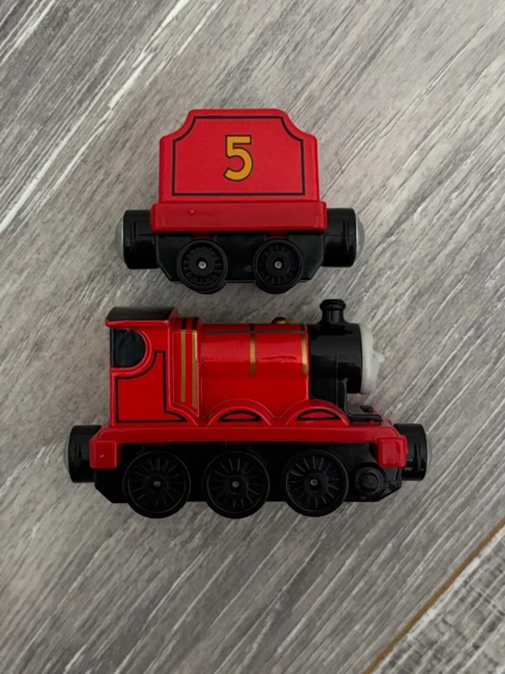 Diecast James and Tender - Thomas & Friends